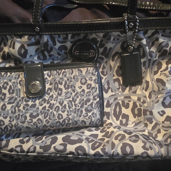 Coach Leopard Print Tote Bag And Wallet Set - Black and Gray - Picture 3 of 15